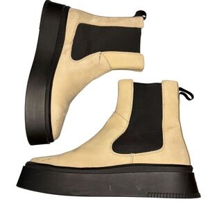 Foot Petals Cream Colored Lug Sole Chunky Chelsea Boots